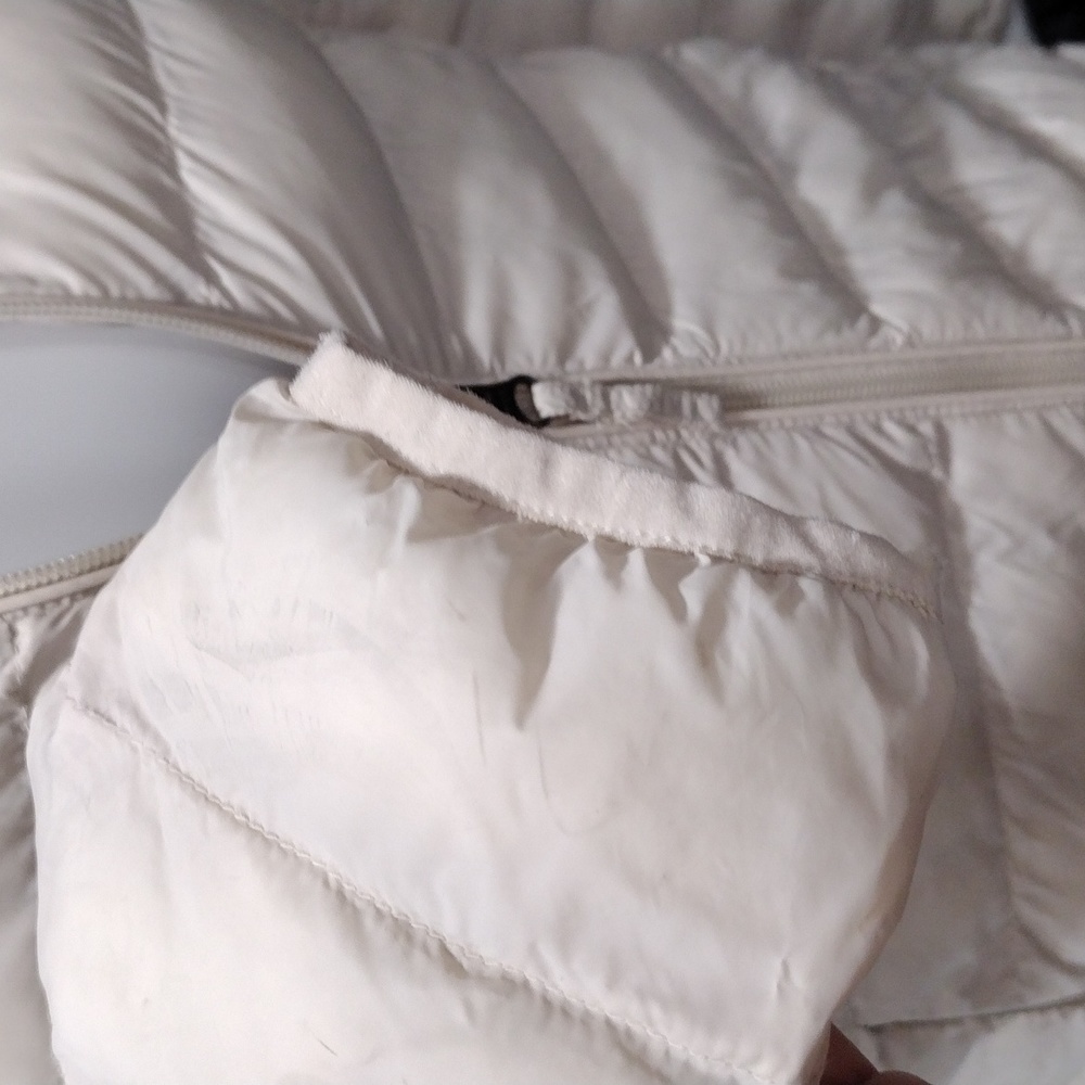 Amazon Essentials Cream Colored Puffer Jacket. Xs - image 7